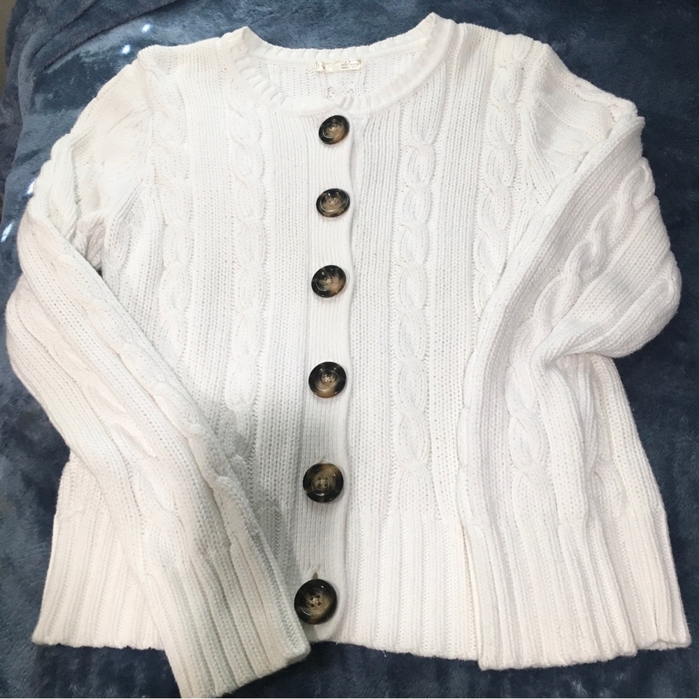 EUC GAP Beautiful Quality 100% White Cotton Sweater